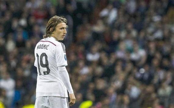 有能！鬼木达日职联8次夺冠，成首位带不同球队夺冠的主帅