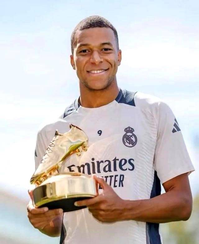 海港0-0柔佛新山，陈威12次扑救，加布里埃尔、冯劲失良机