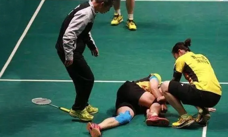 篮球湖人球员场上发挥获得球迷认可